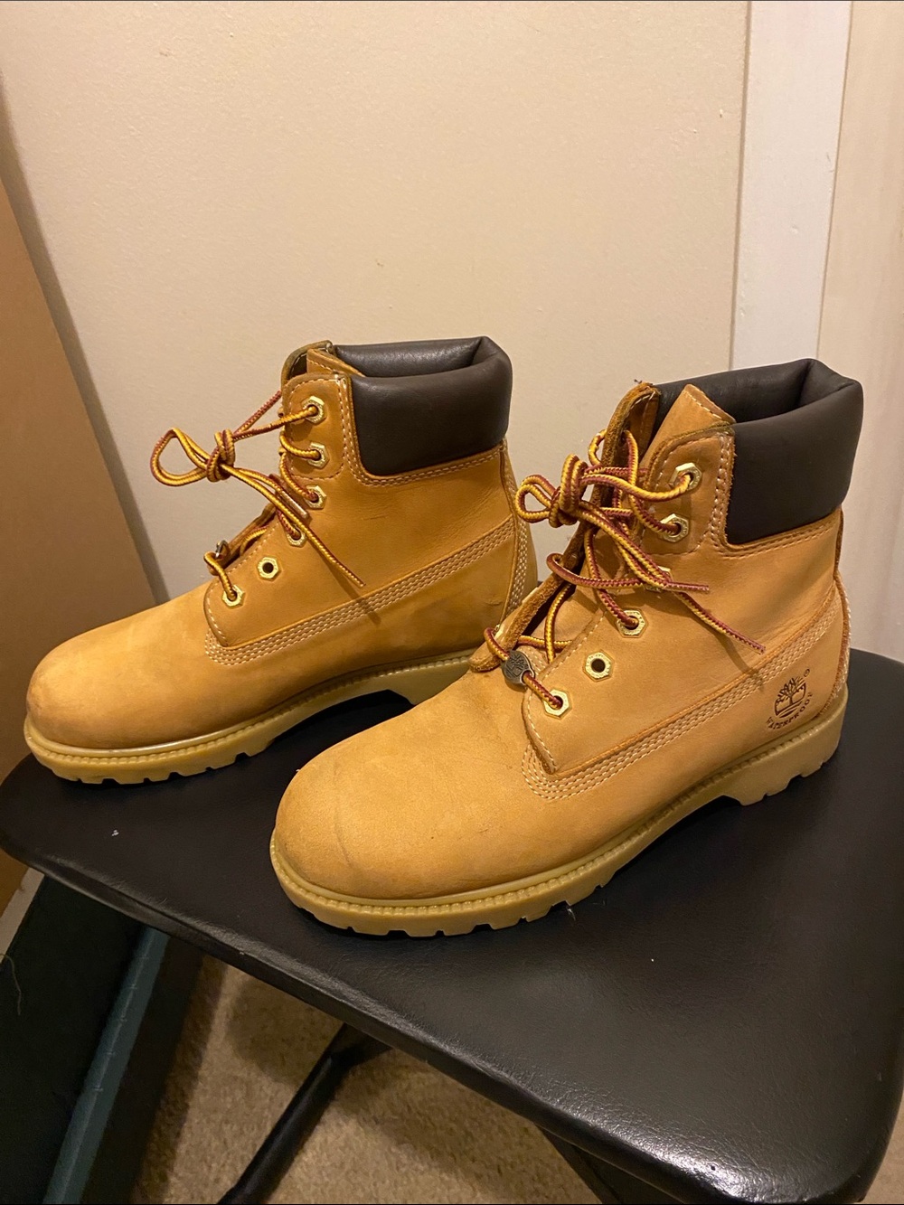 Timberland Classic Premium 6-Inch Waterproof Boot in wheat nubuck, SZ 8